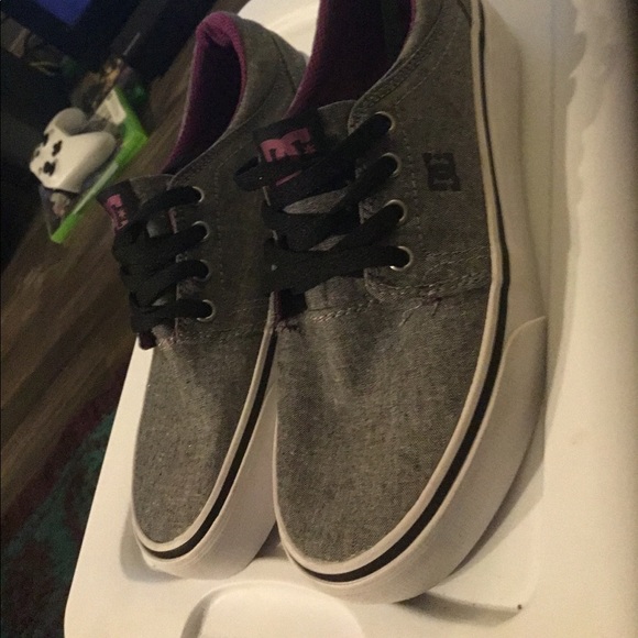 DC Women’s Skate shoes - Picture 2 of 5